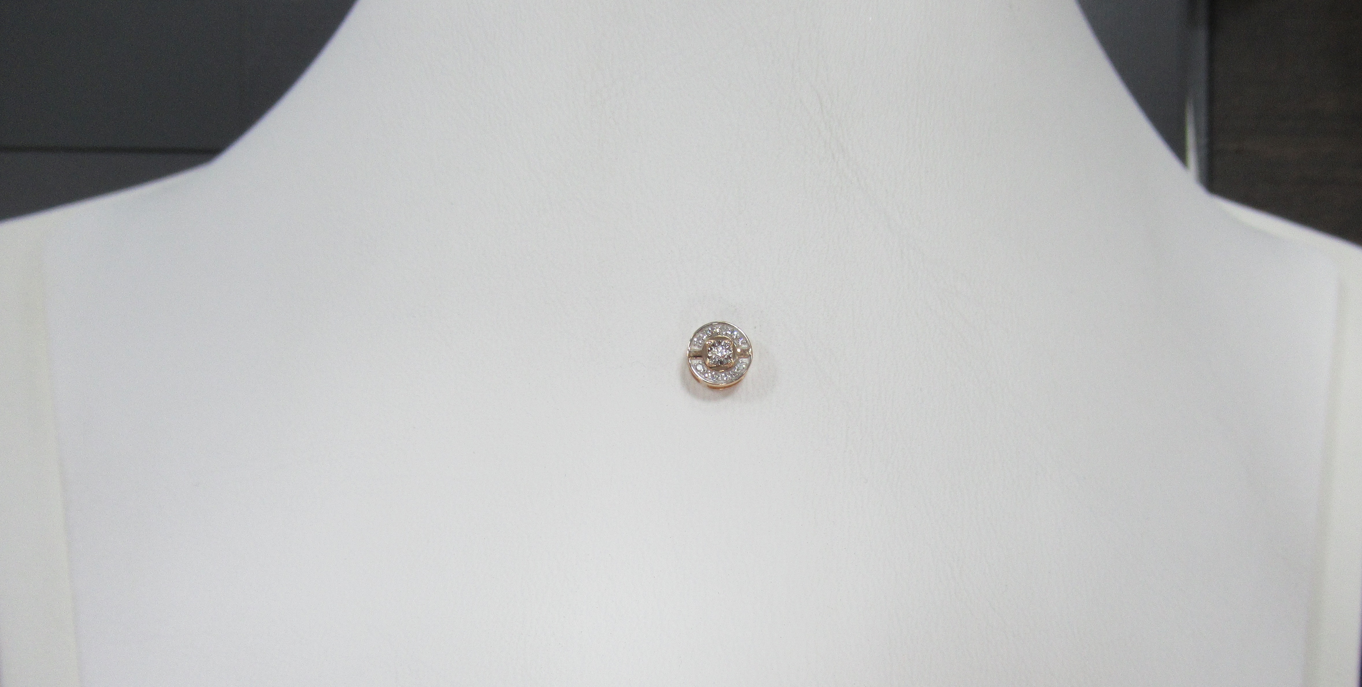 Подвеска из золота с бриллиантами